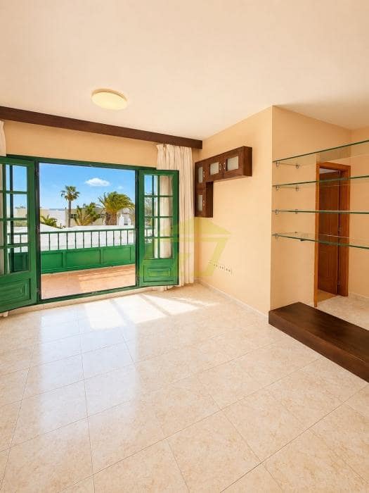 2 bedroom Apartment for sale in Costa Teguise with pool garage - € 310,000 (Ref: 9842051)
