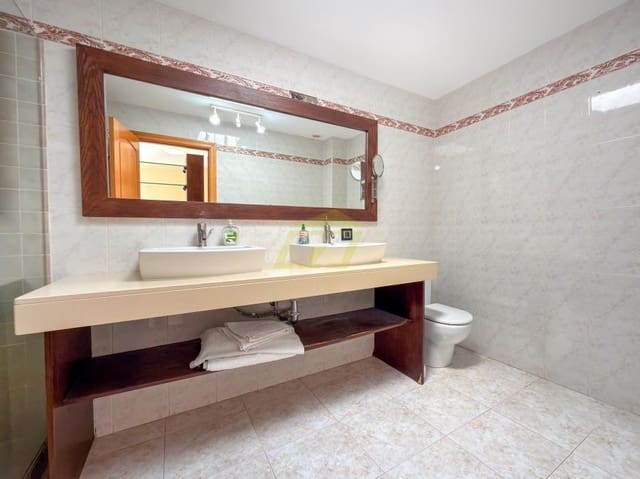 2 quarto Apartamento para venda em Costa Teguise, Teguise com piscina garagem - 310 000 € (Ref: 9842051)