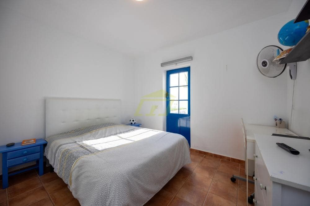 3 quarto Moradia para venda em Puerto Calero com piscina - 420 000 € (Ref: 9844794)