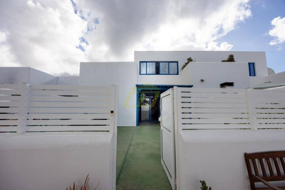 3 quarto Moradia para venda em Puerto Calero com piscina - 420 000 € (Ref: 9844794)