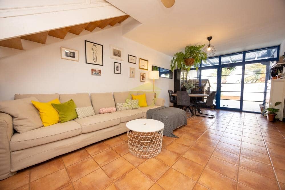 3 quarto Moradia para venda em Puerto Calero com piscina - 420 000 € (Ref: 9844794)
