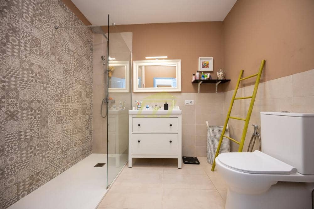 3 quarto Moradia para venda em Puerto Calero com piscina - 420 000 € (Ref: 9844794)