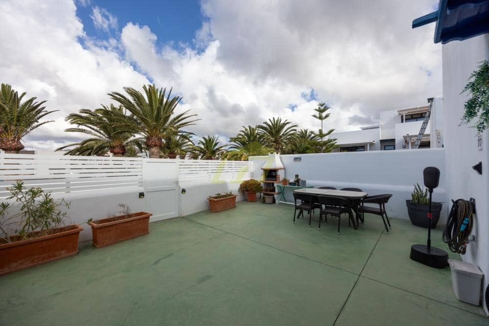 3 quarto Moradia para venda em Puerto Calero com piscina - 420 000 € (Ref: 9844794)