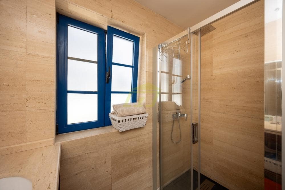 3 quarto Moradia para venda em Puerto Calero com piscina - 420 000 € (Ref: 9844794)