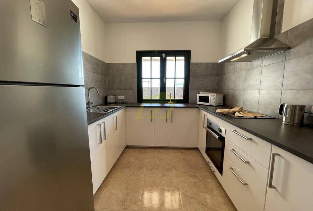 3 quarto Moradia para venda em Playa Blanca com piscina - 460 000 € (Ref: 9844795)