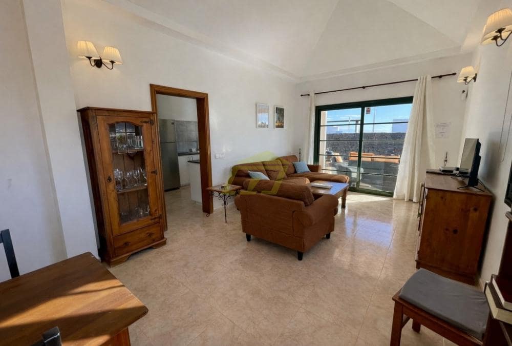 3 quarto Moradia para venda em Playa Blanca com piscina - 460 000 € (Ref: 9844795)