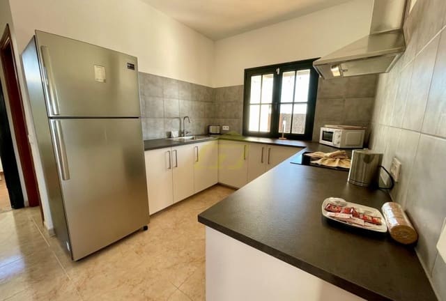 3 quarto Moradia para venda em Playa Blanca, Yaiza com piscina - 460 000 € (Ref: 9844795)