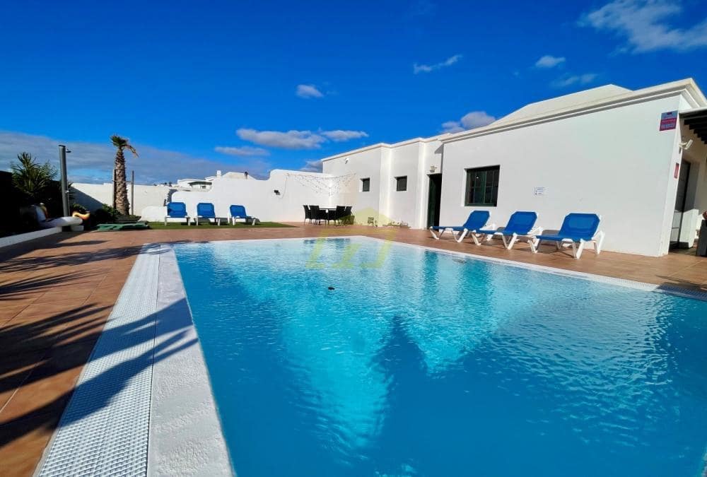 3 quarto Moradia para venda em Playa Blanca com piscina - 460 000 € (Ref: 9844795)