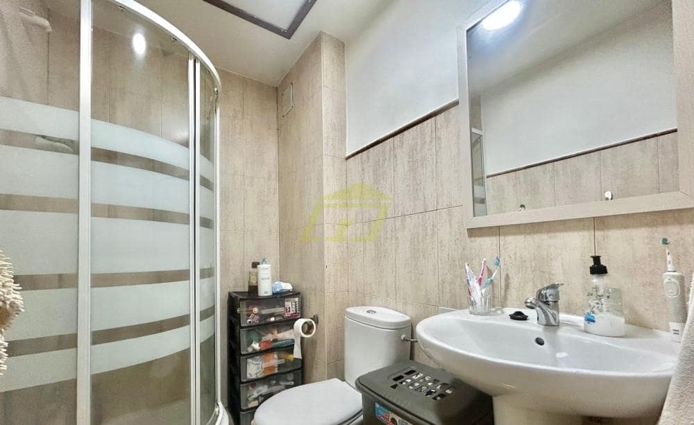 2 bedroom Apartment for sale in Arrecife - € 150,000 (Ref: 9844796)