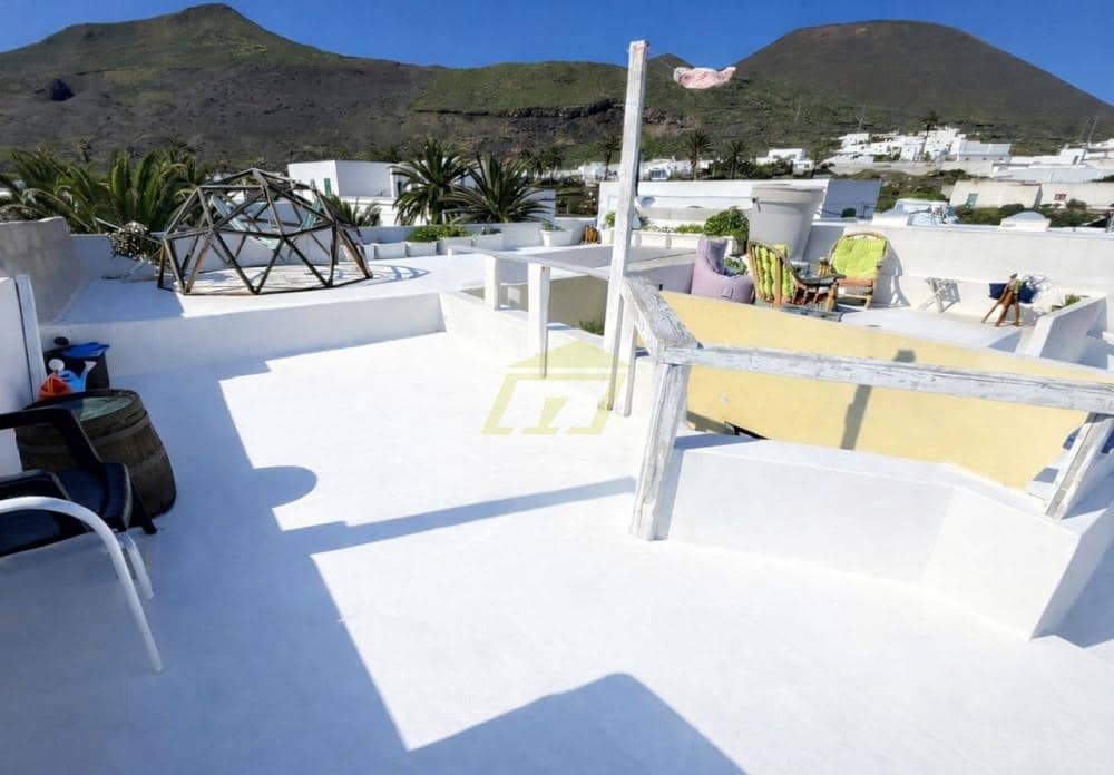 5 bedroom Villa for sale in Haria - € 249,000 (Ref: 9850865)