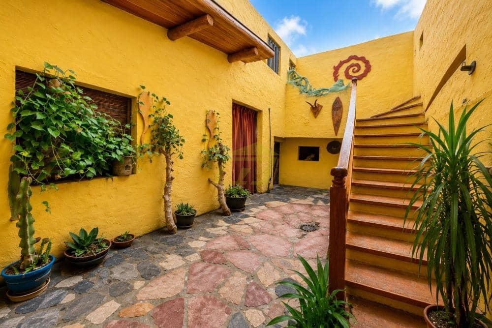 5 bedroom Villa for sale in Haria - € 249,000 (Ref: 9850865)