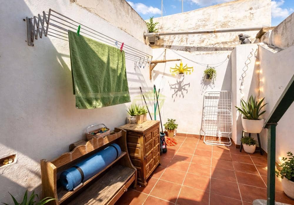 5 bedroom Villa for sale in Haria - € 249,000 (Ref: 9850865)