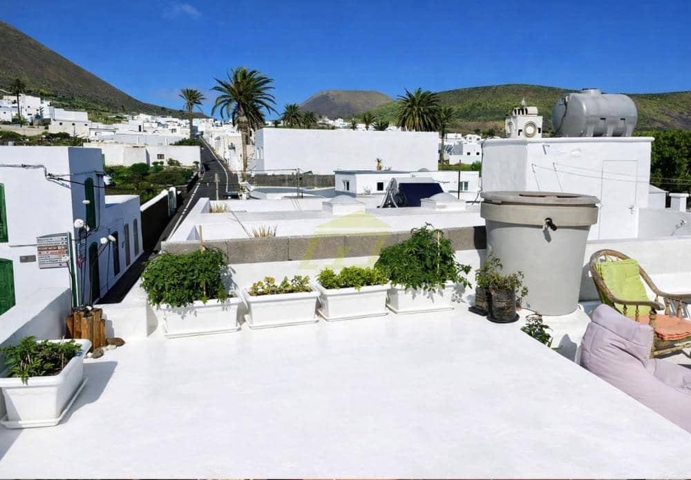 5 bedroom Villa for sale in Haria - € 249,000 (Ref: 9850865)