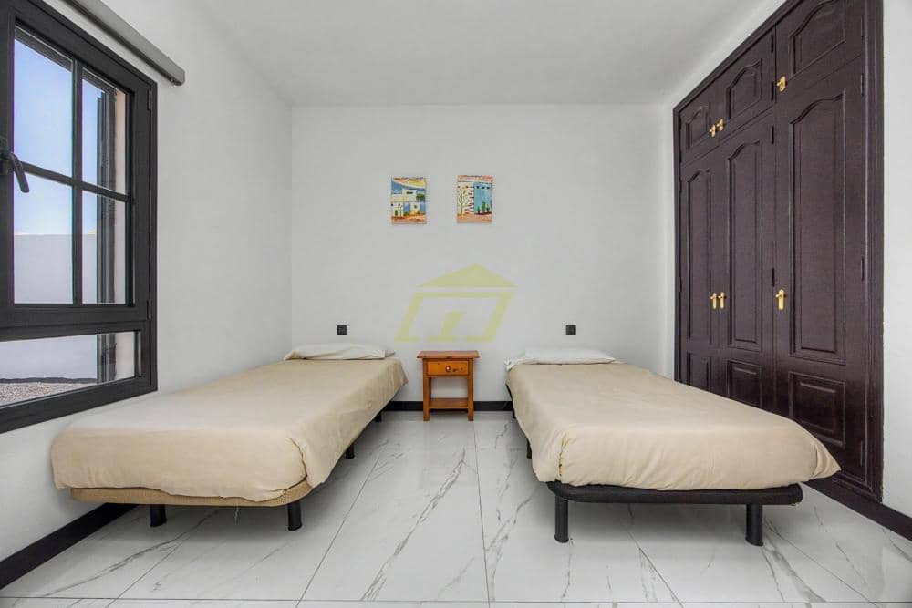 3 bedroom Villa for sale in Playa Blanca with pool - € 570,000 (Ref: 9861474)