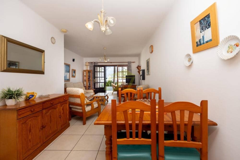 2 bedroom Apartment for sale in Puerto del Carmen with pool - € 310,000 (Ref: 9866386)