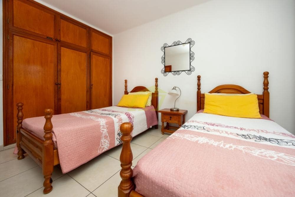 2 bedroom Apartment for sale in Puerto del Carmen with pool - € 310,000 (Ref: 9866386)