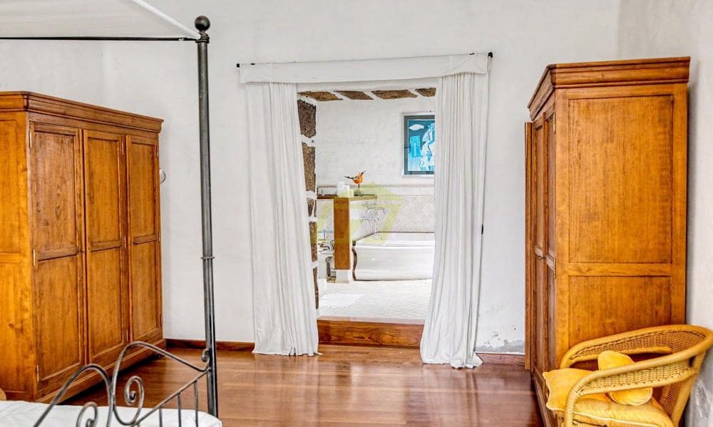 3 slaapkamer Villa te koop in Macher - € 1.350.000 (Ref: 9868147)