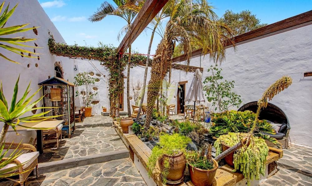 3 slaapkamer Villa te koop in Macher - € 1.350.000 (Ref: 9868147)