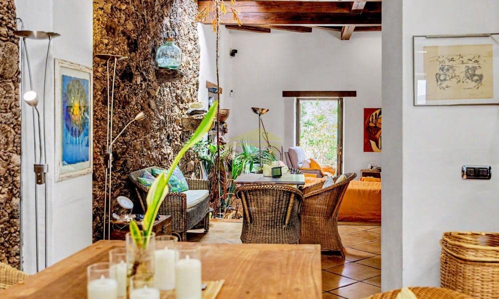 3 slaapkamer Villa te koop in Macher - € 1.350.000 (Ref: 9868147)