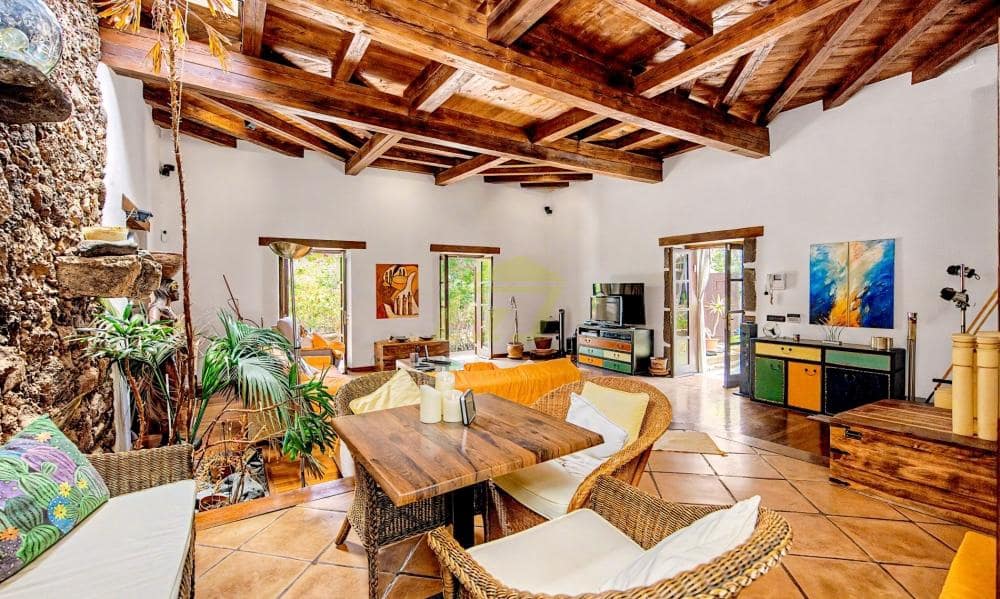 3 slaapkamer Villa te koop in Macher - € 1.350.000 (Ref: 9868147)