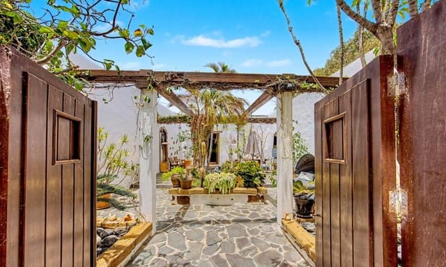 3 slaapkamer Villa te koop in Macher, Tías - € 1.350.000 (Ref: 9868147)
