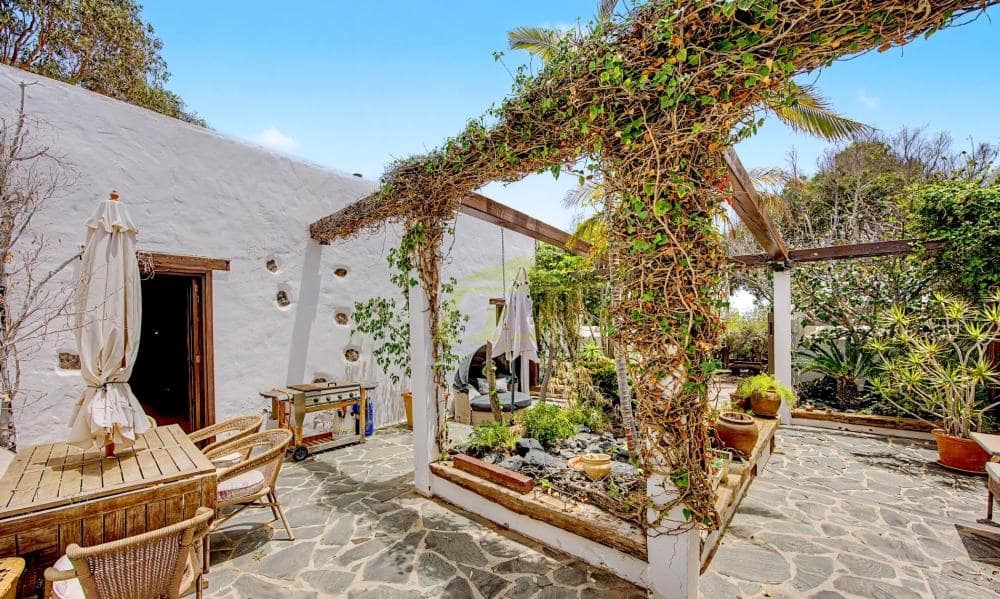 3 slaapkamer Villa te koop in Macher - € 1.350.000 (Ref: 9868147)