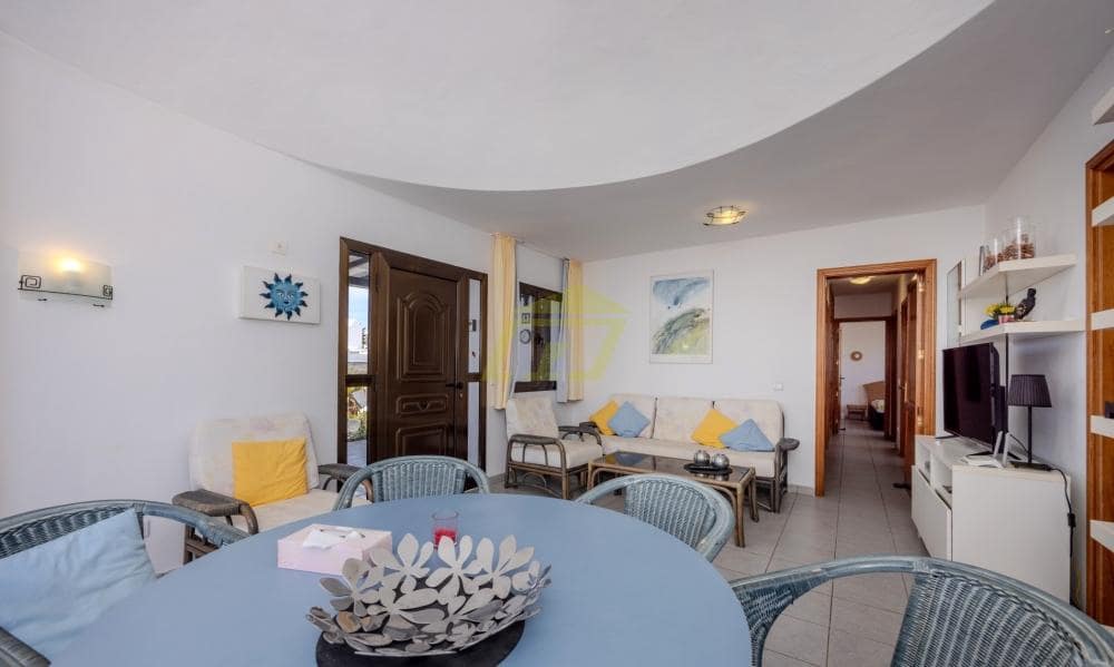 3 soveværelse Villa til salg i Charco del Palo med garage - € 430.000 (Ref: 9868148)