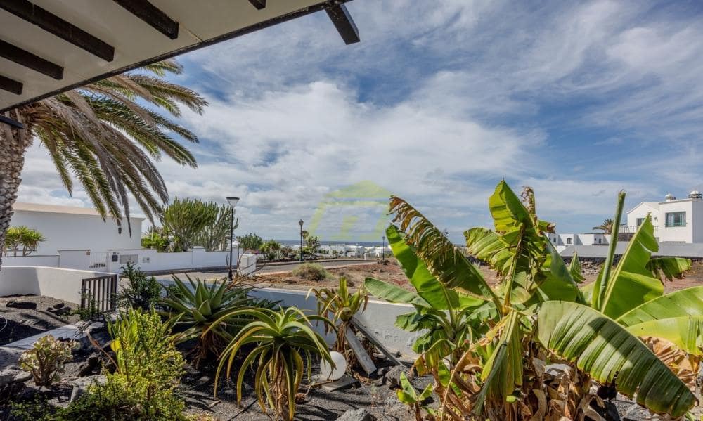 3 soveværelse Villa til salg i Charco del Palo med garage - € 430.000 (Ref: 9868148)