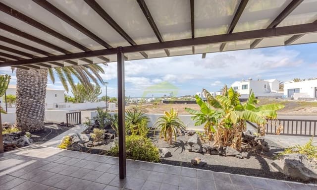 3 soveværelse Villa til salg i Charco del Palo, Haría med garage - € 430.000 (Ref: 9868148)