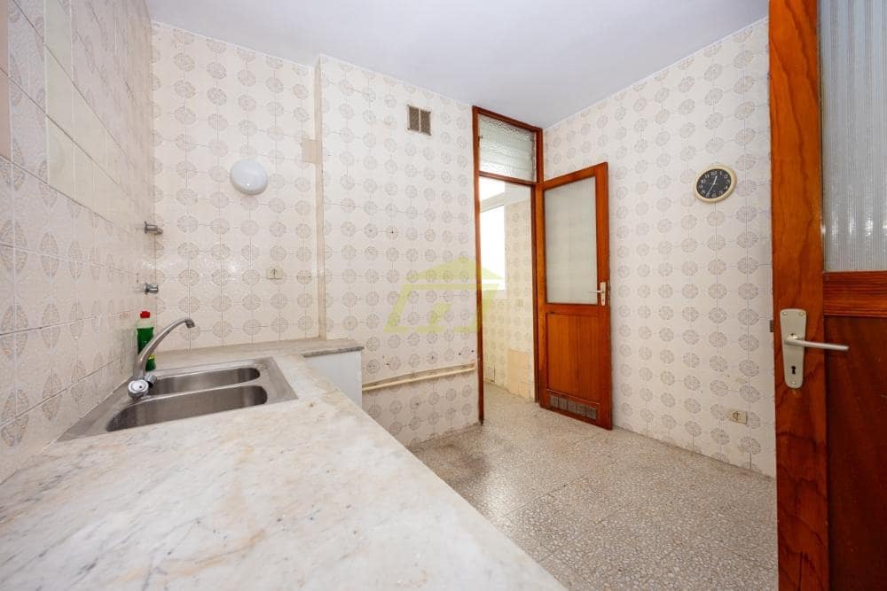 4 soveværelse Lejlighed til salg i Arrecife - € 315.000 (Ref: 9872901)