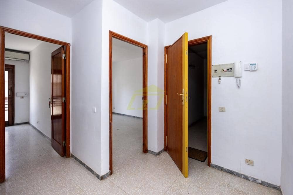4 soveværelse Lejlighed til salg i Arrecife - € 315.000 (Ref: 9872901)