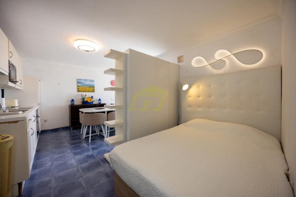 Studio na sprzedaż w Puerto del Carmen z basenem - 210 000 € (Ref: 9872902)