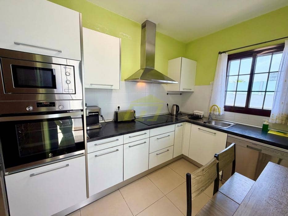 2 sypialnia Willa na sprzedaż w Playa Blanca z basenem garażem - 420 000 € (Ref: 9872903)