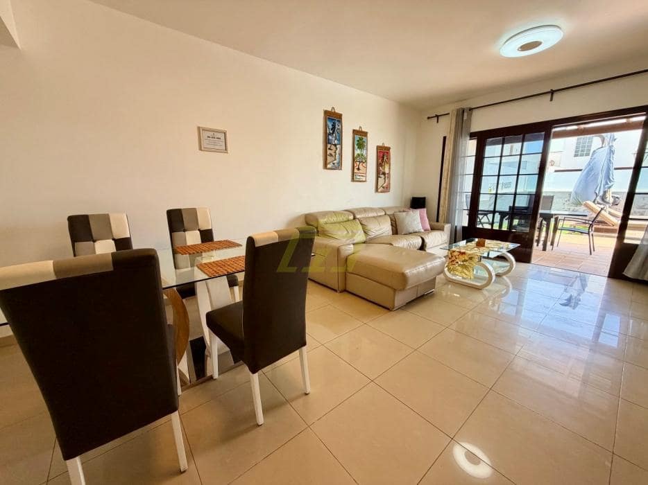 2 sypialnia Willa na sprzedaż w Playa Blanca z basenem garażem - 420 000 € (Ref: 9872903)