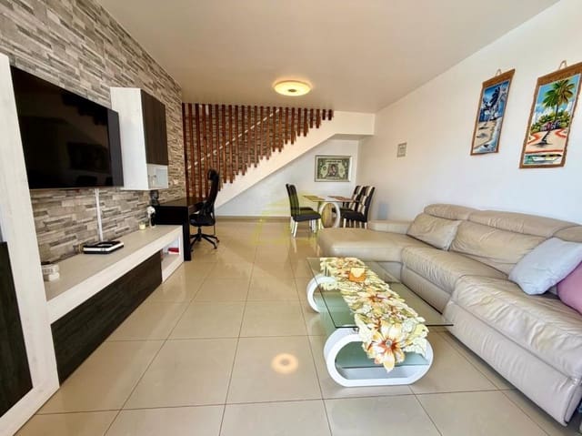 2 sypialnia Willa na sprzedaż w Playa Blanca, Yaiza z basenem garażem - 420 000 € (Ref: 9872903)