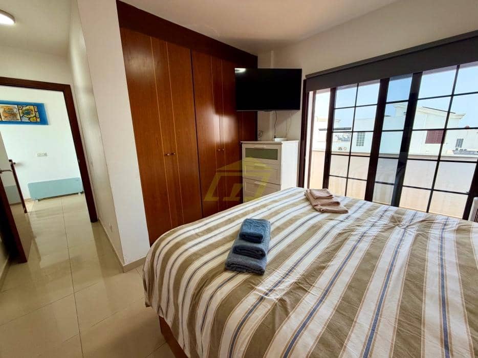 2 sypialnia Willa na sprzedaż w Playa Blanca z basenem garażem - 420 000 € (Ref: 9872903)