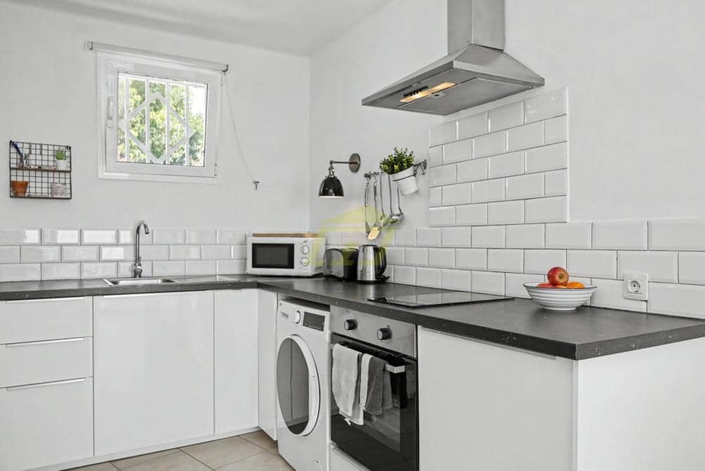 Studio na sprzedaż w Puerto del Carmen z basenem - 180 000 € (Ref: 9875621)