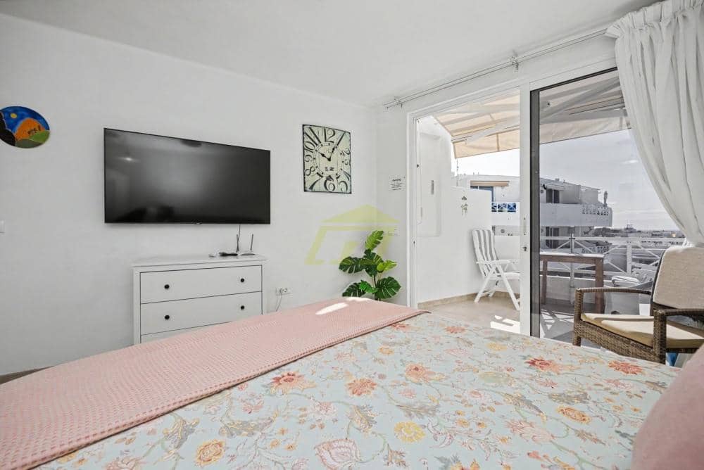 Studio na sprzedaż w Puerto del Carmen z basenem - 180 000 € (Ref: 9875621)