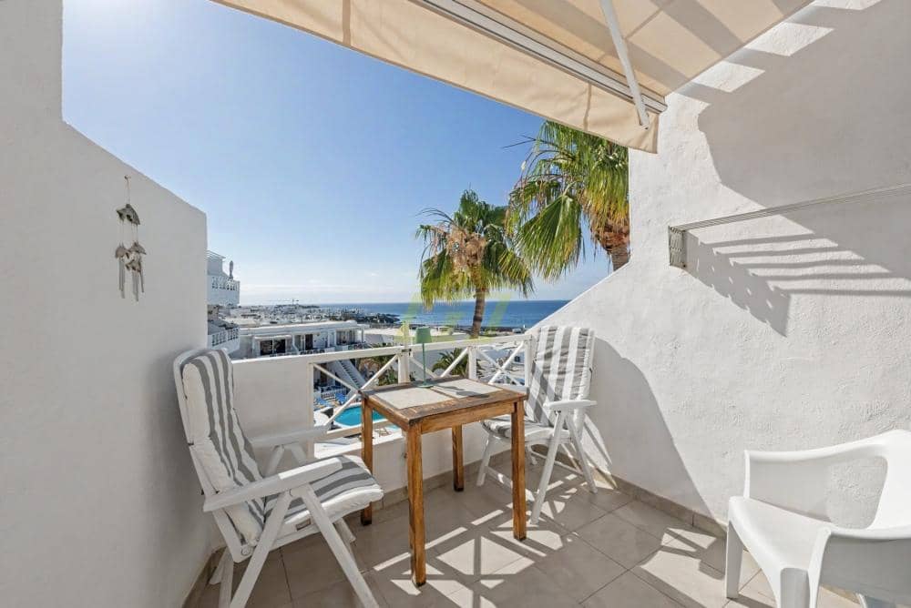Studio na sprzedaż w Puerto del Carmen z basenem - 180 000 € (Ref: 9875621)