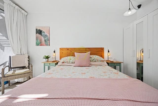 Studio na sprzedaż w Puerto del Carmen, Tías z basenem - 180 000 € (Ref: 9875621)