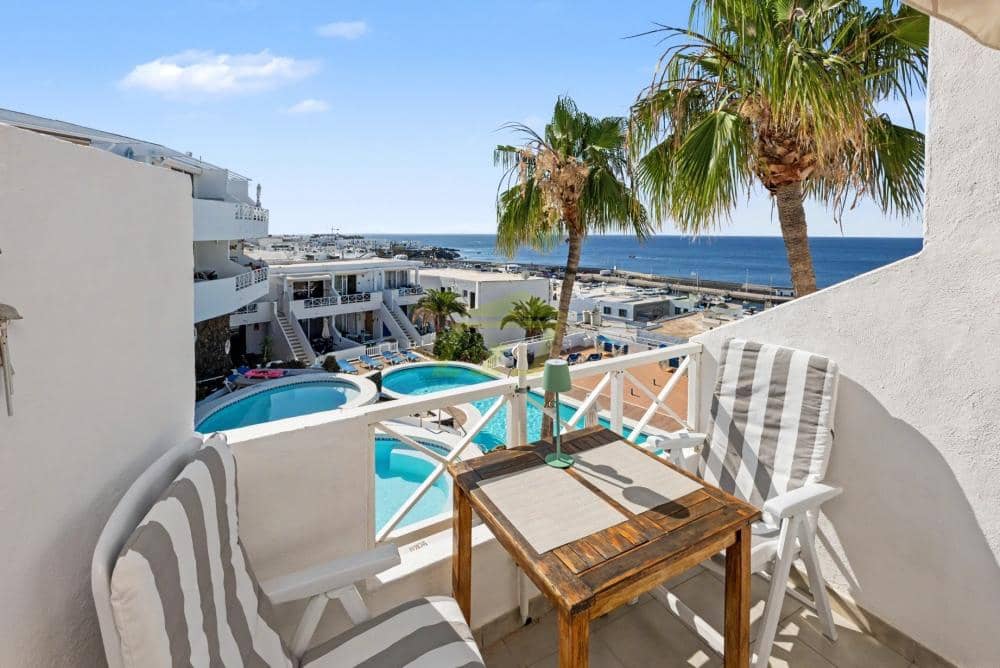 Studio na sprzedaż w Puerto del Carmen z basenem - 180 000 € (Ref: 9875621)