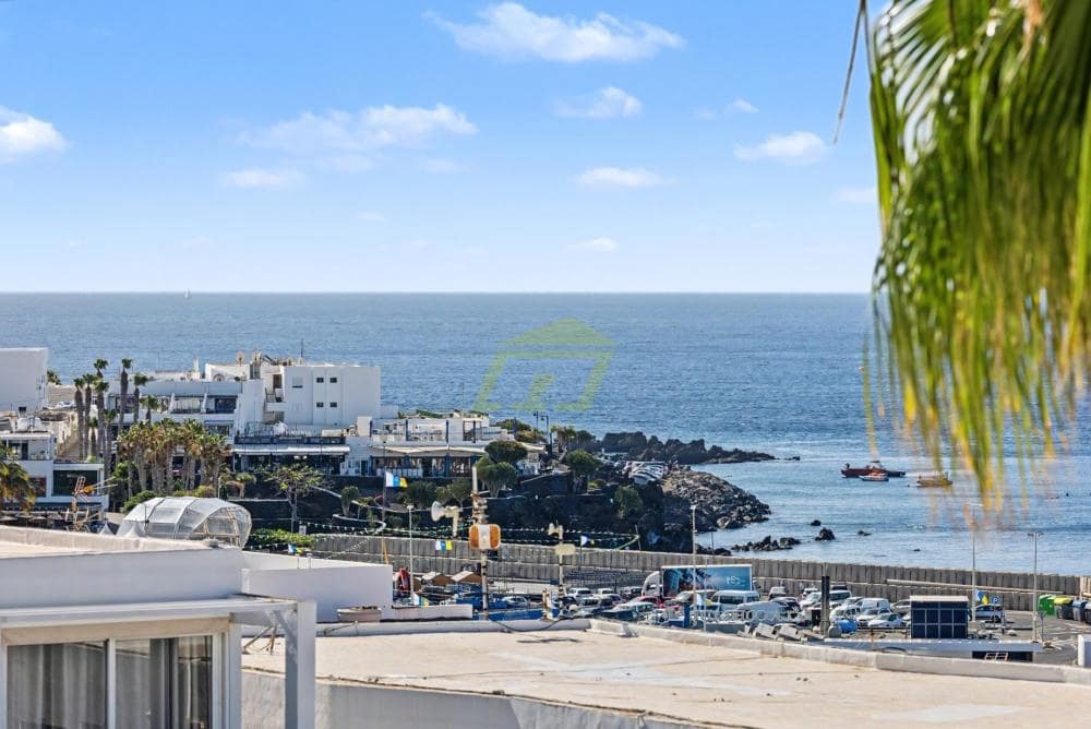 Studio na sprzedaż w Puerto del Carmen z basenem - 180 000 € (Ref: 9875621)