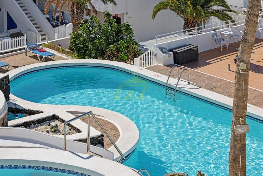 Studio na sprzedaż w Puerto del Carmen z basenem - 180 000 € (Ref: 9875621)