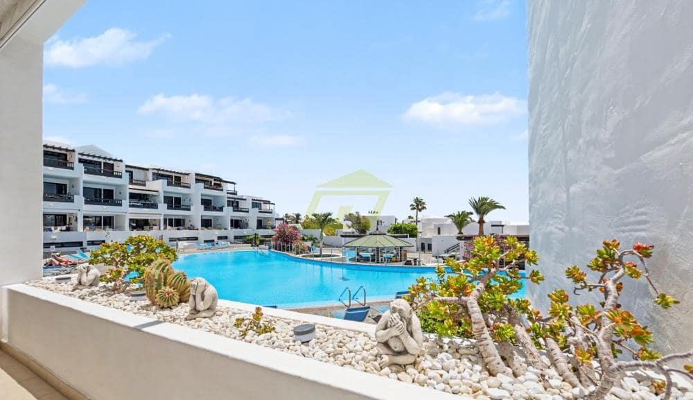 1 chambre Appartement à vendre à Costa Teguise avec piscine - 245 000 € (Ref: 9877835)
