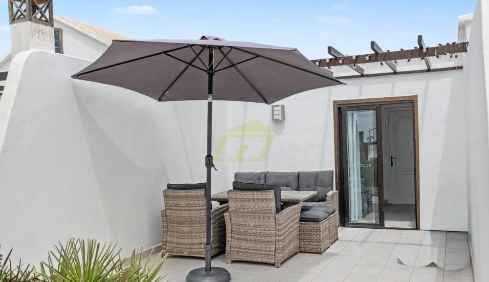 2 soverom Bungalow til salgs i Costa Teguise med svømmebasseng - € 305 000 (Ref: 9880536)