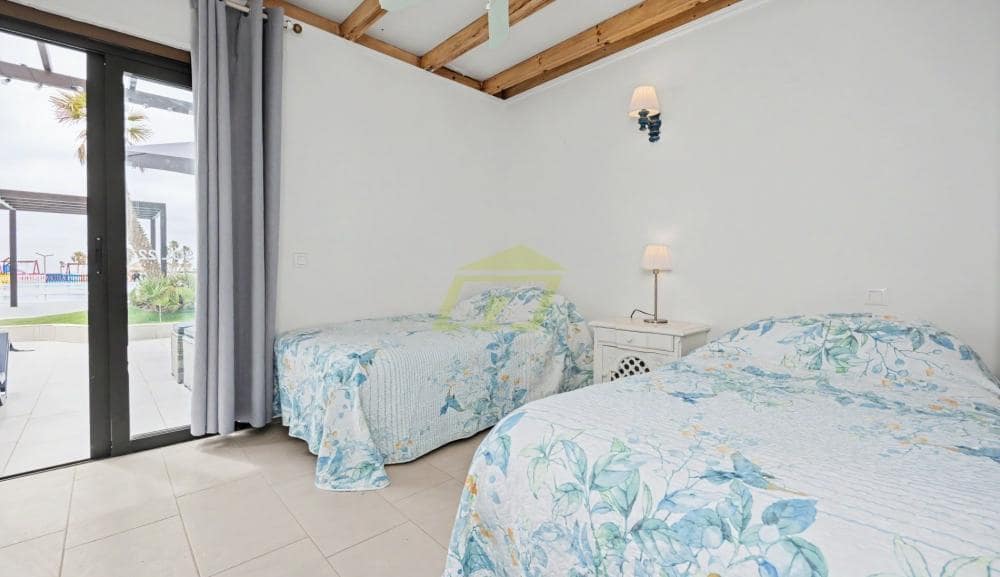 2 soverom Bungalow til salgs i Costa Teguise med svømmebasseng - € 305 000 (Ref: 9880536)