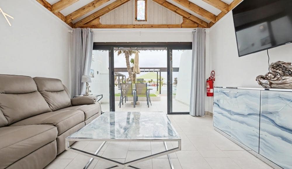 2 soverom Bungalow til salgs i Costa Teguise med svømmebasseng - € 305 000 (Ref: 9880536)