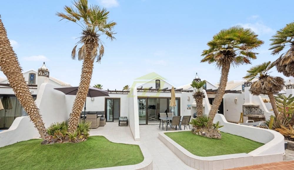 2 soverom Bungalow til salgs i Costa Teguise med svømmebasseng - € 305 000 (Ref: 9880536)