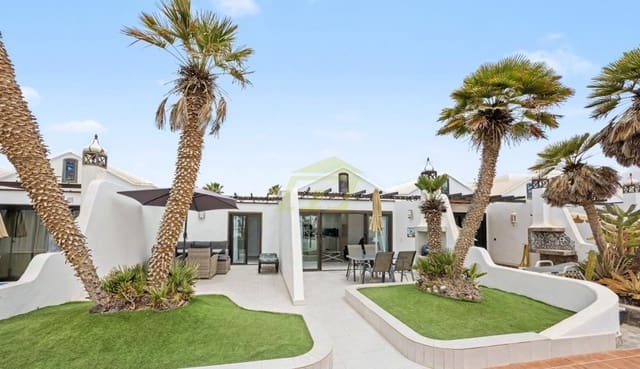 2 camera da letto Bungalow in vendita in Costa Teguise, Teguise con piscina - 305.000 € (Rif: 9880536)