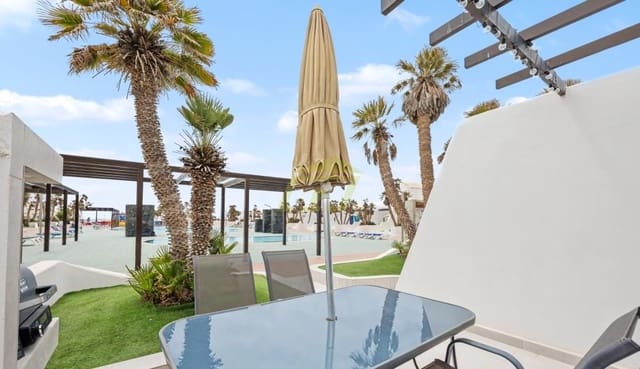 2 camera da letto Bungalow in vendita in Costa Teguise, Teguise con piscina - 305.000 € (Rif: 9880536)